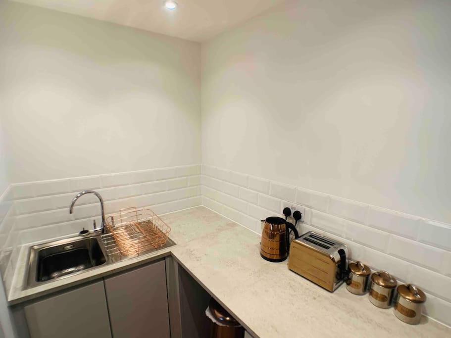 Lovely Central Bournemouth Flat 10 Minute To Beach Apartamento Exterior foto